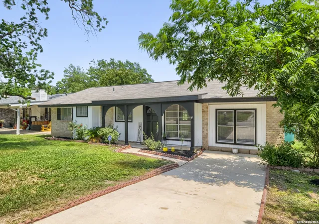 Photo 2 of Sale Pending at 304 Ave D, Converse, TX 78109 | MLS# 1994948 | Listing updated on 2026-07-31