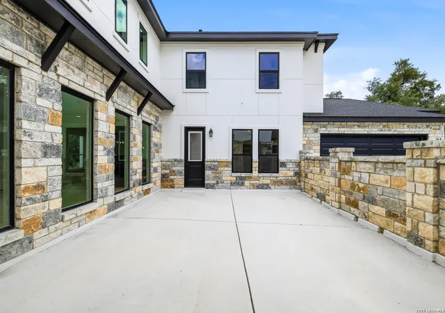 Photo 3 of Single family home for sale at 285 Scenic Cyn, New Braunfels, TX 78132 | MLS# 1994951 | Listing updated on 2026-09-16