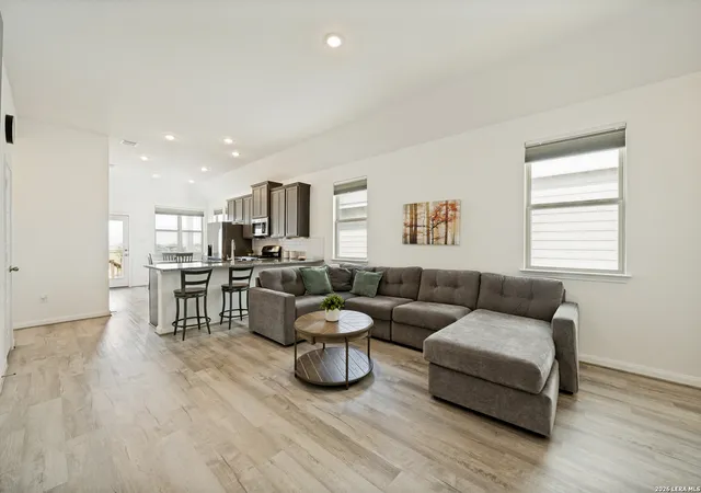 Photo 4 of Single family home for sale at 9532 Griffith Run, Converse, TX 78109 | MLS# 1994953 | Listing updated on 2026-09-15
