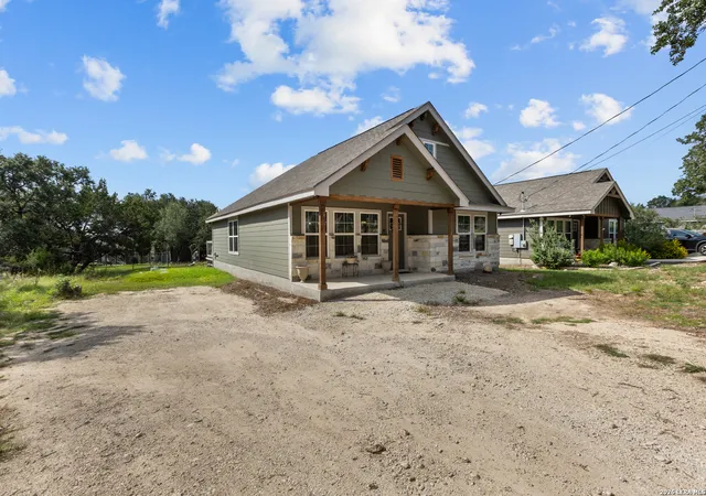 2nd image of 1314 Cedar Grove Trl, Spring Branch, TX 78070 | MLS# 1994988