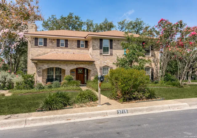 Photo 2 of Single family home for sale at 3715 Castle Crest St, San Antonio, TX 78230 | MLS# 1995000 | Listing updated on 2026-08-11