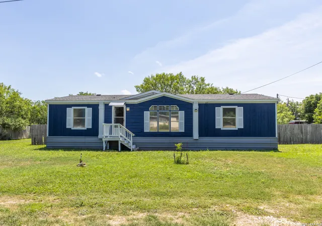 Homes for sale in Junction, TX | 702 N 11th St, Junction, TX 76849 | MLS# 1995037