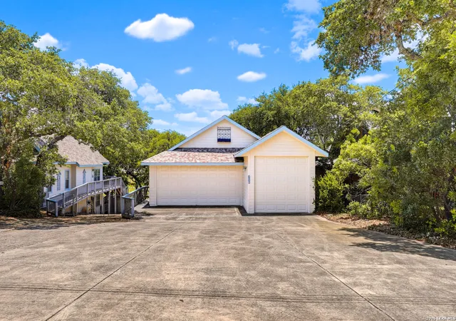 Homes for sale in Lakehills, TX | 928 Pebble Beach Rd, Lakehills, TX 78063 | MLS# 1995079
