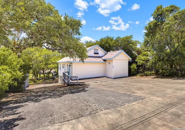 Homes for sale in Lakehills, TX | 928 Pebble Beach Rd, Lakehills, TX 78063 | MLS# 1995079