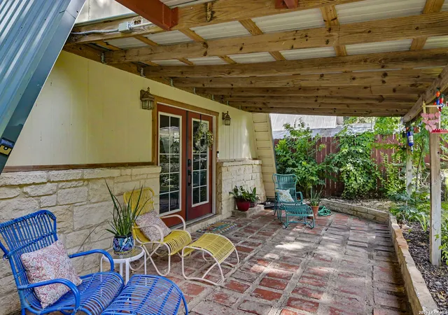 Photo 2 of Single family home for sale at 898 Buerger Ln, Seguin, TX 78155 | MLS# 1995089 | Listing updated on 2026-08-18
