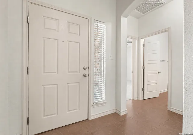 Photo 4 of Single family home for sale at 634 Saddle House, Cibolo, TX 78108 | MLS# 1995202 | Listing updated on 2026-09-23