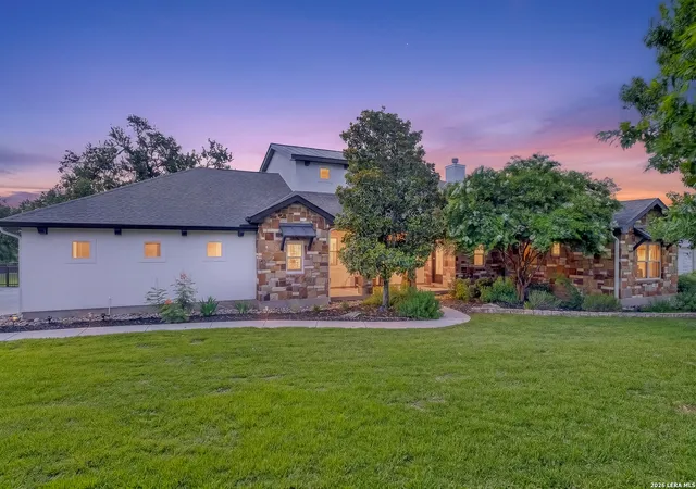 Photo 1 of Single family home for sale at 1424 Decanter Dr, New Braunfels, TX 78132 | MLS# 1995203 | Listing updated on 2026-09-19