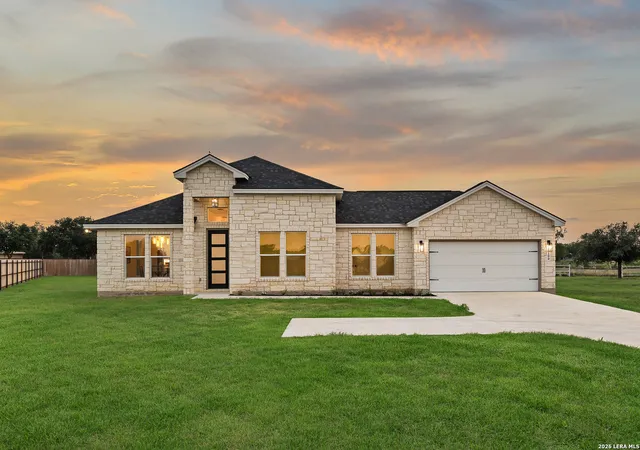 Homes for sale in Lytle, TX | 100 W Medium Meadow Dr, Lytle, TX 78052 | MLS# 1995255