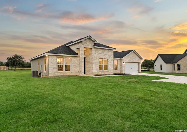 Homes for sale in Lytle, TX | 100 W Medium Meadow Dr, Lytle, TX 78052 | MLS# 1995255