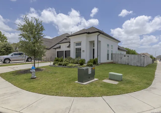 Photo 3 of Single family home for sale at 667 Arroyo Sierra, New Braunfels, TX 78130 | MLS# 1995258 | Listing updated on 2026-09-16