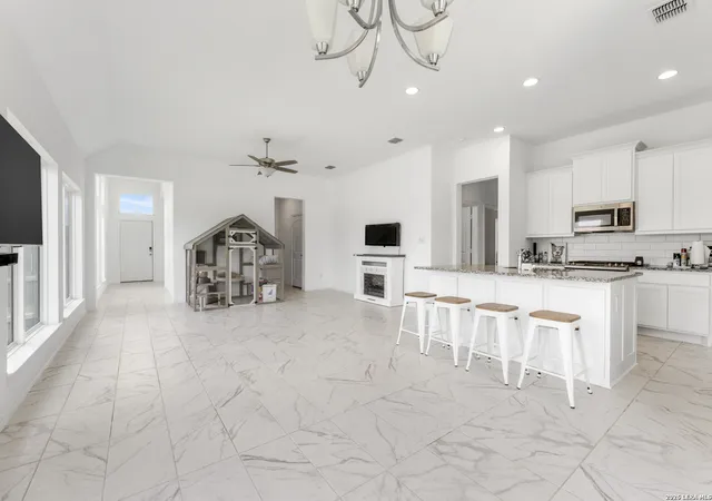 Photo 4 of Single family home for sale at 667 Arroyo Sierra, New Braunfels, TX 78130 | MLS# 1995258 | Listing updated on 2026-09-16