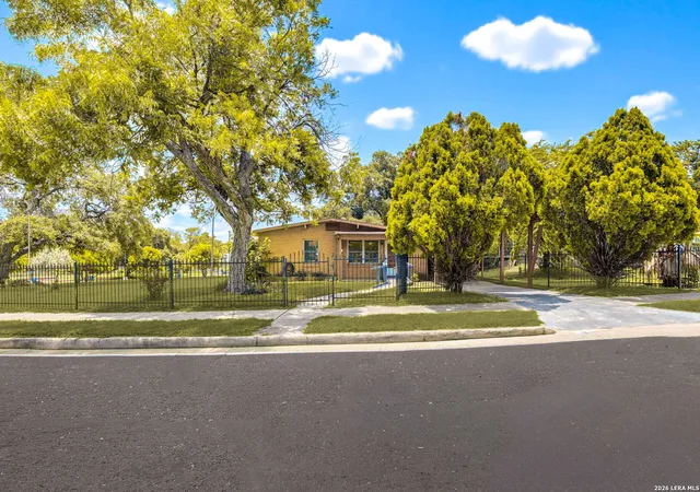 Photo 2 of Sale Pending at 610 Pilgrim Dr, San Antonio, TX 78213 | MLS# 1995288 | Listing updated on 2026-09-08