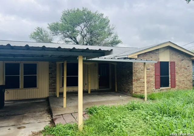 Photo 1 of Sale Pending at 8614 Wilma Jean Dr, San Antonio, TX 78224 | MLS# 1995299 | Listing updated on 2026-08-17