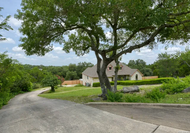 Photo 1 of Single family home for sale at 1256 Highland Terrace Dr, Canyon Lake, TX 78133 | MLS# 1995305 | Listing updated on 2026-10-16