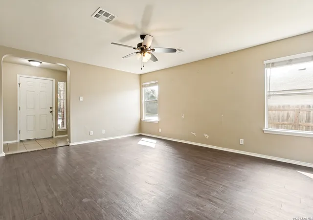 3rd image of 310 Ibis Falls Dr, New Braunfels, TX 78130 | MLS# 1995306