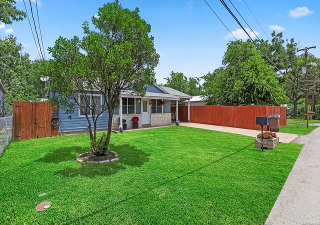 2nd image of 128 Riverview Rd, Mc Queeney, TX 78123 | MLS# 1995312