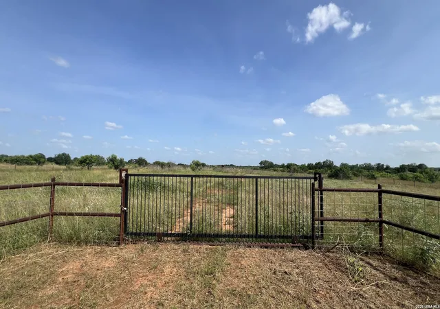 2nd image of 4167 County Road 136, Floresville, TX 78114 | MLS# 1995353