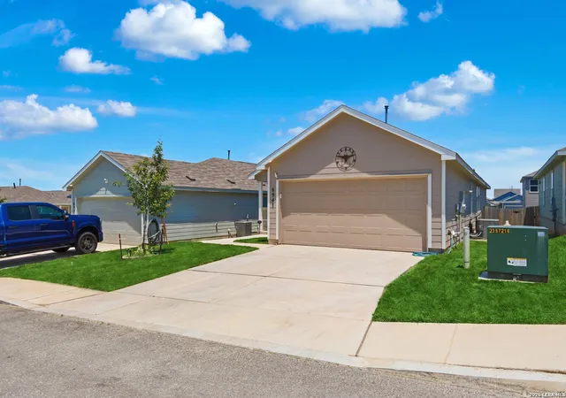 Photo 2 of Sale Pending at 6947 Celestial Cv, San Antonio, TX 78252 | MLS# 1995375 | Listing updated on 2026-09-09