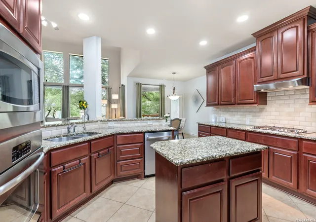4th image of 8810 Woodland Bnd, San Antonio, TX 78255 | MLS# 1995378