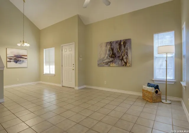 Listing Photo 5 - Condo for sale in building located at 157 Chapel Hl Cir, San Antonio, TX 78240 - Unit #157