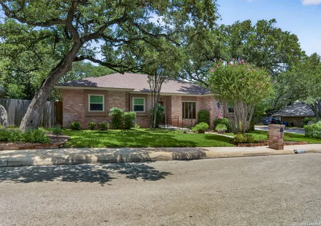Photo 3 of Sale Pending at 12514 Chapel Bell St, San Antonio, TX 78230 | MLS# 1995435 | Listing updated on 2026-08-03