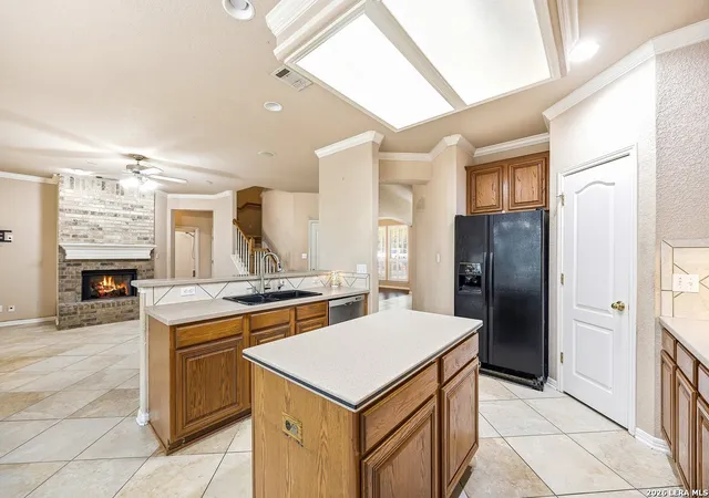 Photo 4 of Sale Pending at 504 Faulkner Dr, Schertz, TX 78154 | MLS# 1995485 | Listing updated on 2026-08-28