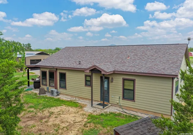 Homes for sale in Bandera, TX | 1355 Broad Oak Dr, Bandera, TX 78003 | MLS# 1995529