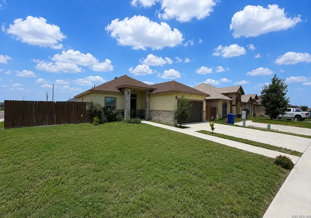 2nd image of 1803 Anakaren Lane, Eagle Pass, TX 78852 | MLS# 1995551