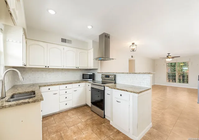 Photo 3 of Condo for sale at 7500 Callaghan #APT 232, San Antonio, TX 78229 | MLS# 1995554 | Listing updated on 2026-08-09