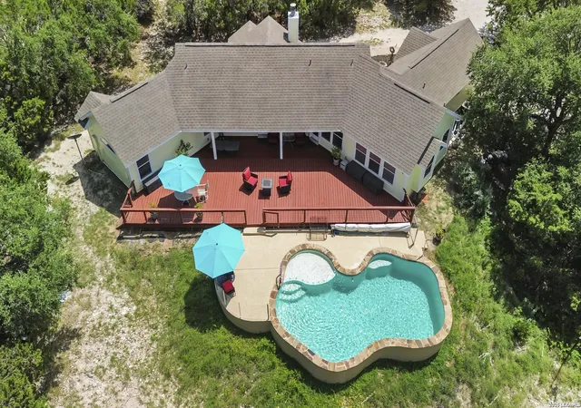 5th image of 136 Lakeridge Loop, Lakehills, TX 78063 | MLS# 1995558