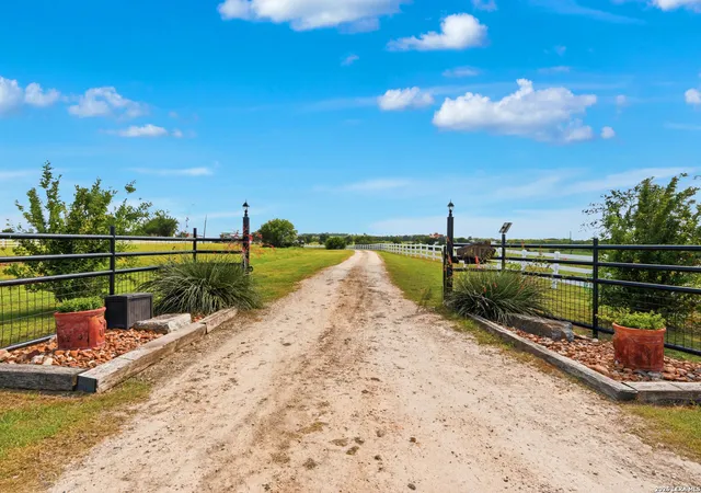 3rd image of 4874 Old Lehmann, Kingsbury, TX 78638 | MLS# 1995596