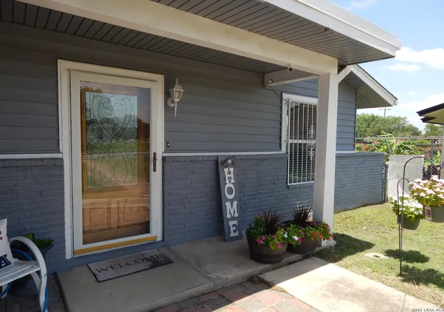 Photo 2 of Single family home for sale at 1807 Ann Arbor Dr, San Antonio, TX 78224 | MLS# 1995601 | Listing updated on 2026-07-07