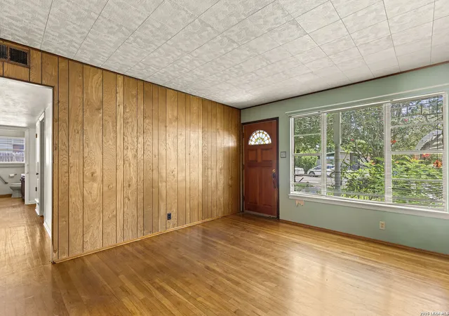 Photo 3 of Sale Pending at 339 Covina Ave, San Antonio, TX 78218 | MLS# 1995610 | Listing updated on 2026-09-07