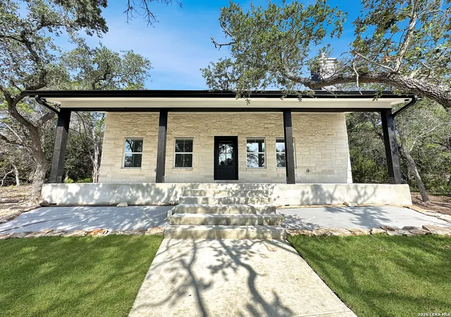 3rd image of 197 Spring Mountain Dr, Canyon Lake, TX 78133 | MLS# 1995646