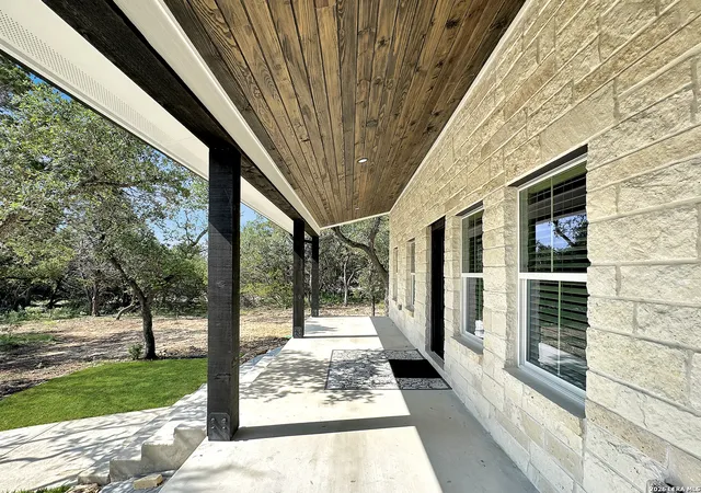 4th image of 197 Spring Mountain Dr, Canyon Lake, TX 78133 | MLS# 1995646