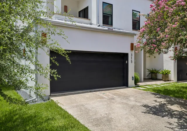 Photo 3 of Condo for sale at 315 Cleveland Ct #D, San Antonio, TX 78209 | MLS# 1995651 | Listing updated on 2026-07-19
