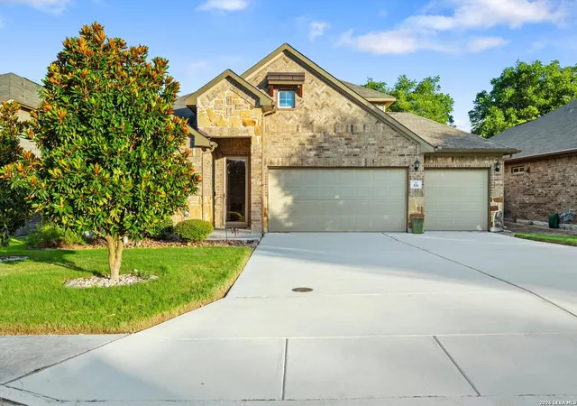 Photo 3 of Single family home for sale at 516 Pecan Farms, New Braunfels, TX 78130 | MLS# 1995674 | Listing updated on 2026-09-20