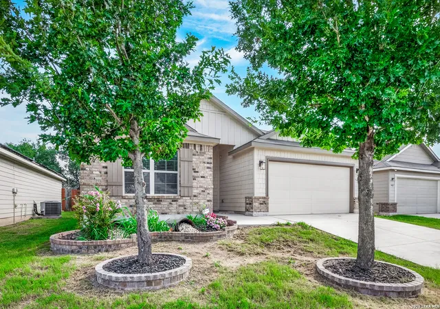 Photo 3 of Sale Pending at 5407 Pearl Vly, San Antonio, TX 78242 | MLS# 1995689 | Listing updated on 2026-08-14