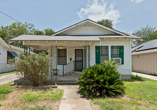 Photo 3 of Single family home for sale at 230 W High, San Antonio, TX 78210 | MLS# 1995694 | Listing updated on 2026-09-08