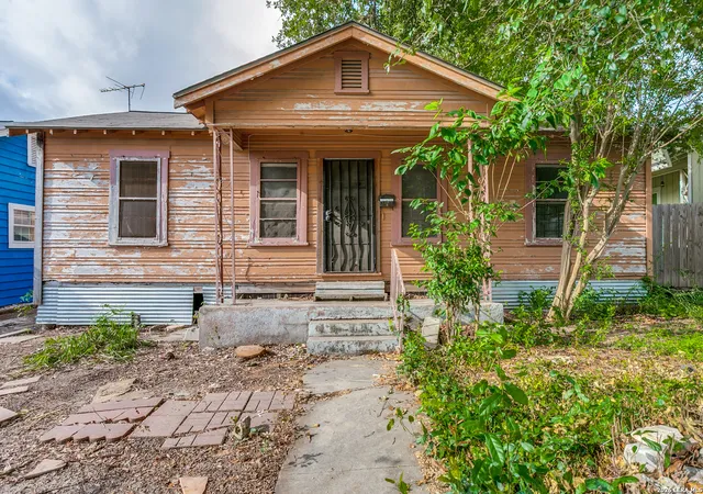 Homes for sale in San Antonio, TX | 1330 W Rosewood Ave, San Antonio, TX 78201 | MLS# 1995699