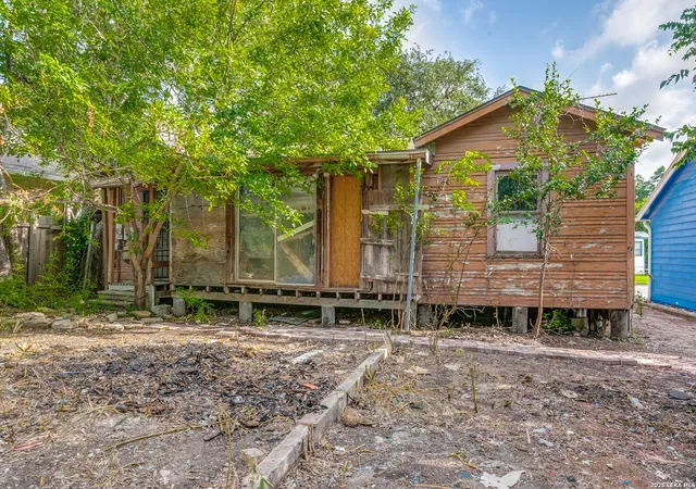 Homes for sale in San Antonio, TX | 1330 W Rosewood Ave, San Antonio, TX 78201 | MLS# 1995699