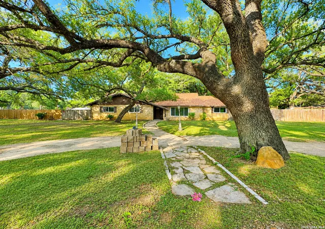 Homes for sale in Pleasanton, TX | 26 Sunrise Dr, Pleasanton, TX 78064 | MLS# 1995701