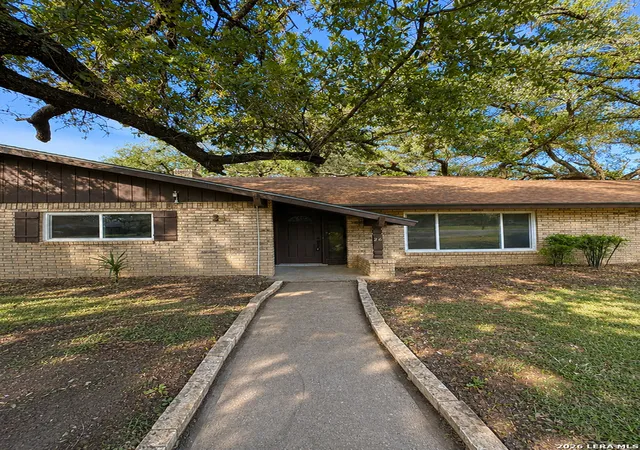 Homes for sale in Pleasanton, TX | 26 Sunrise Dr, Pleasanton, TX 78064 | MLS# 1995701