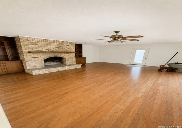 Photo 3 of Single family home for sale at 26 Sunrise Dr, Pleasanton, TX 78064 | MLS# 1995701 | Listing updated on 2026-08-04