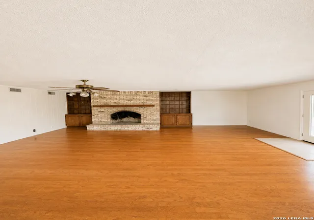 Photo 4 of Single family home for sale at 26 Sunrise Dr, Pleasanton, TX 78064 | MLS# 1995701 | Listing updated on 2026-08-04