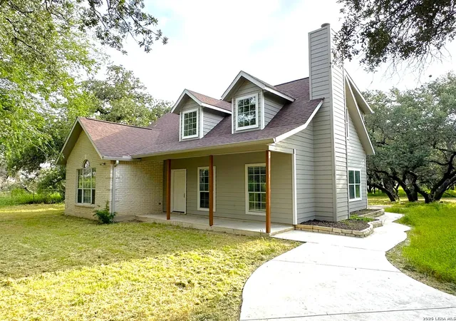 Homes for sale in Floresville, TX | 1591 County Road 320, Floresville, TX 78114 | MLS# 1995705