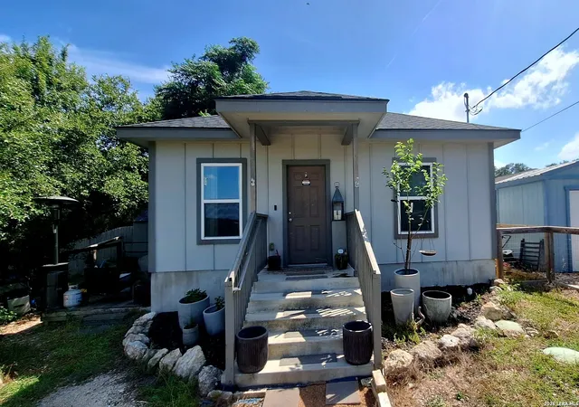 5th image of 1260 Mountain View Dr, Canyon Lake, TX 78133 | MLS# 1995714