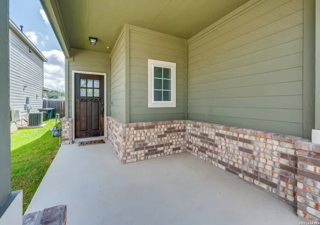 Photo 3 of Single family home for sale at 15054 Palm Desert Ct, San Antonio, TX 78217 | MLS# 1995720 | Listing updated on 2026-09-15