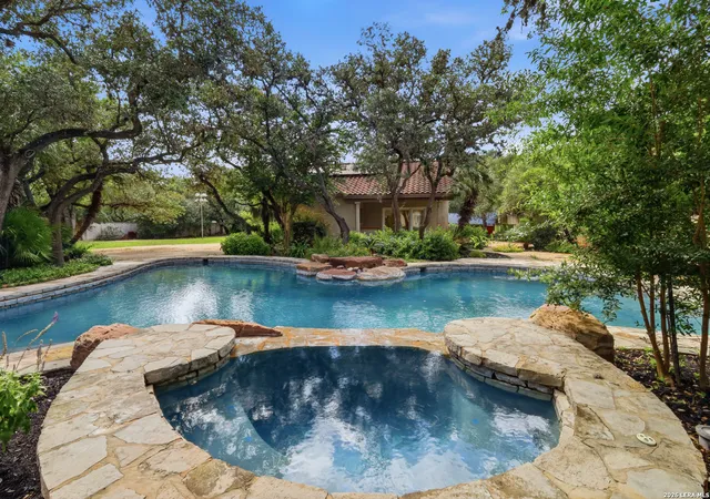 Photo 2 of Mansion for sale at 105 Rock Squirrel, Shavano Park, TX 78231 | MLS# 1995726 | Listing updated on 2026-10-08