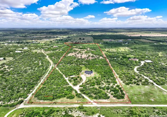 Homes for sale in Castroville, TX | 618 Private Road 5769, Castroville, TX 78009 | MLS# 1995736